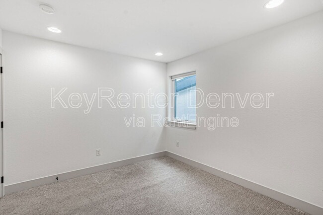 Building Photo - 1468 Yates St