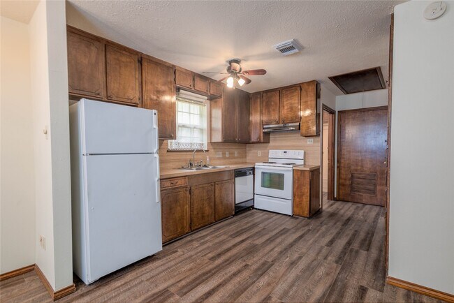 Building Photo - 4324 Spring Valley Rd