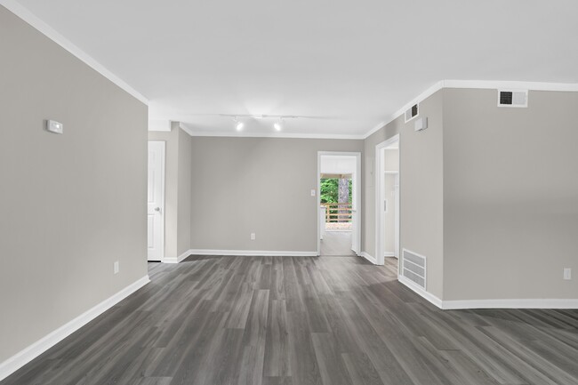 Building Photo - 2551 Park Rd