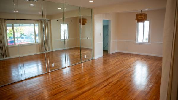 LIVING ROOM - 1511 N Rose St