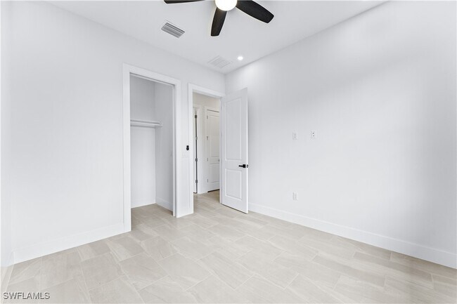 Building Photo - 129 NW 27th Pl