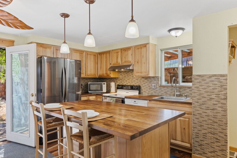 Building Photo - 3109 Riverside Dr