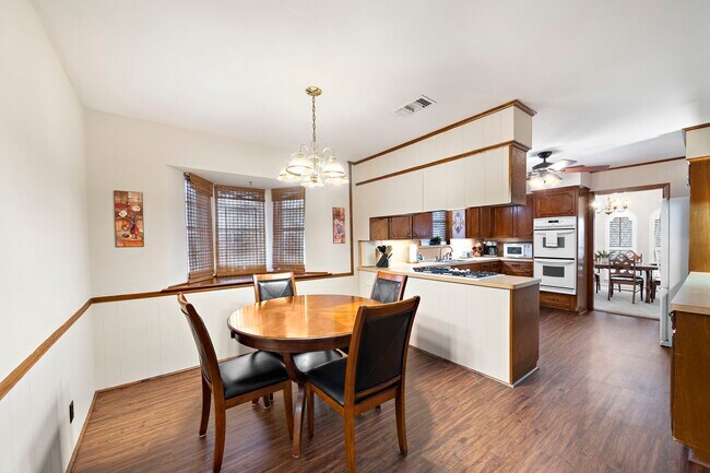 Building Photo - 4912 Goose Creek Dr