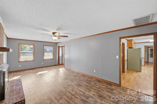 Building Photo - 319 Deep Forest Ct