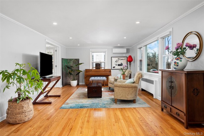 Building Photo - 1001 Shore Acres Dr