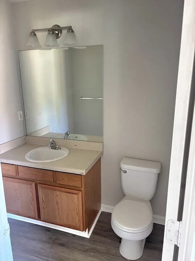 Building Photo - 3 Bed and 2 Bath Home in Atlanta!