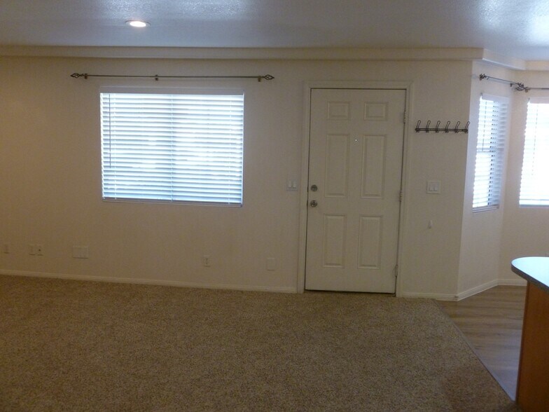 Building Photo - 8410 Eldora Ave