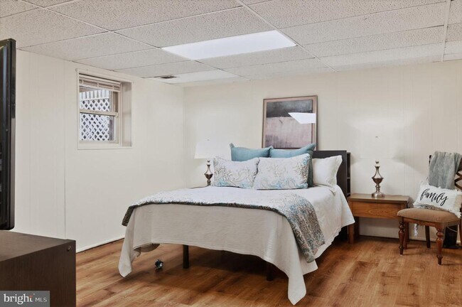 Building Photo - 462 Worthington Rd