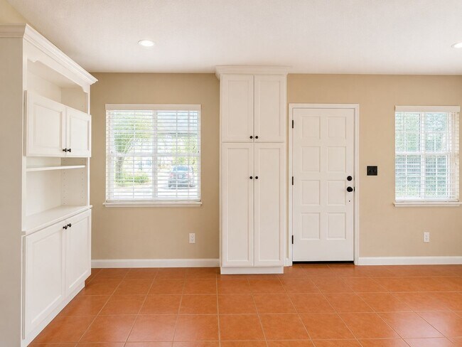 Building Photo - Charming 3 Bedroom, 2 Bath Home in Prime Winter Park Location