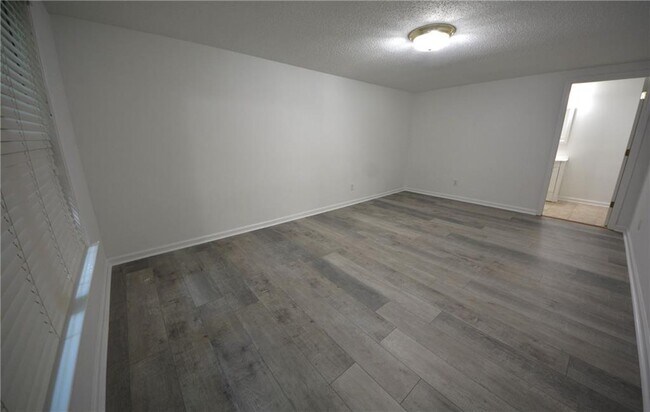 Building Photo - 135 Brightmore Way
