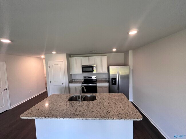 Building Photo - 433 Jackson Pt Cir