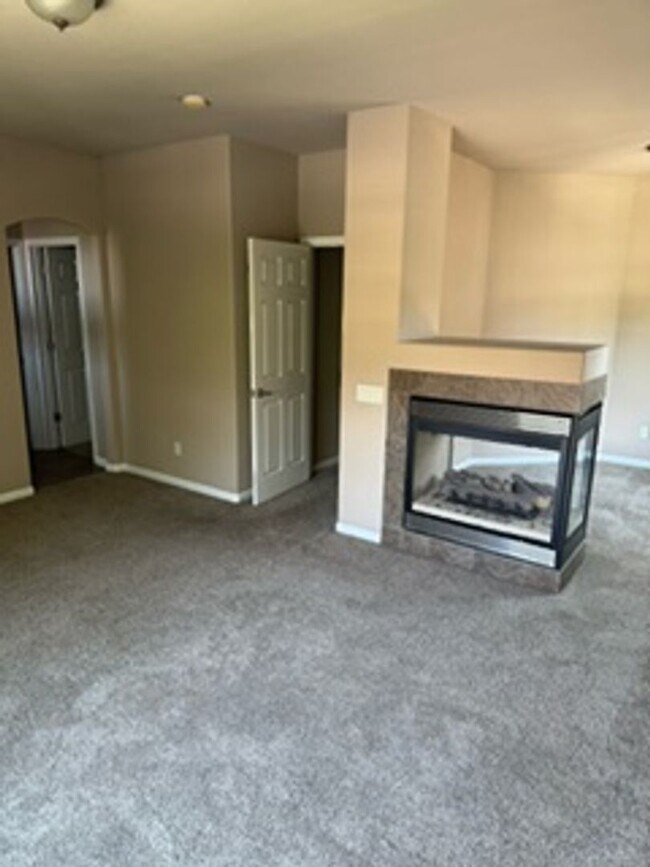 Building Photo - 1825 Resistol Dr