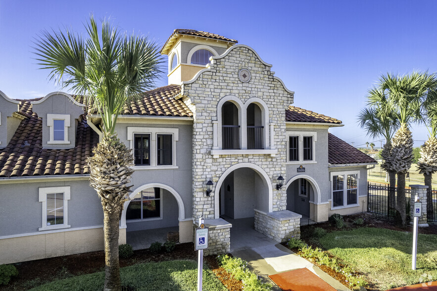 Primary Photo - Rosemont at Laredo Vista- Income Restricted