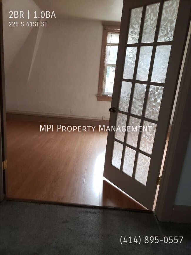 Building Photo - 226 S 61ST St