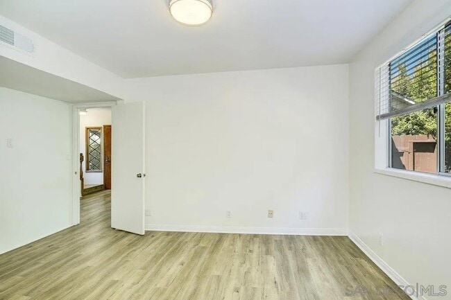 Building Photo - 4721 Edgeware Rd