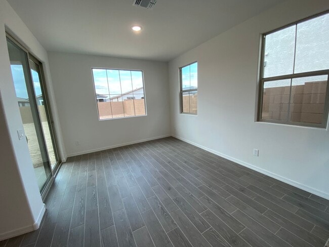 Building Photo - Charming Madera Rental: 3-Bed, 2-Bath Gem in Queen Creek's Heart, Complete with Upgraded Kitchen ...