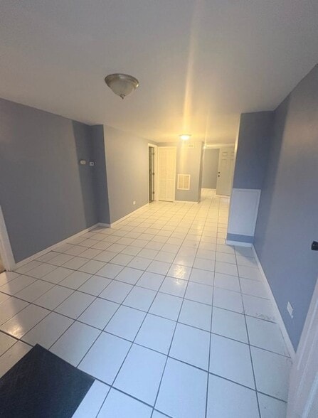 Building Photo - 2622 W Luther St