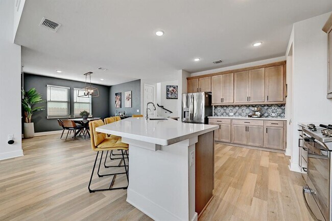 Building Photo - 8509 Silverthorne St