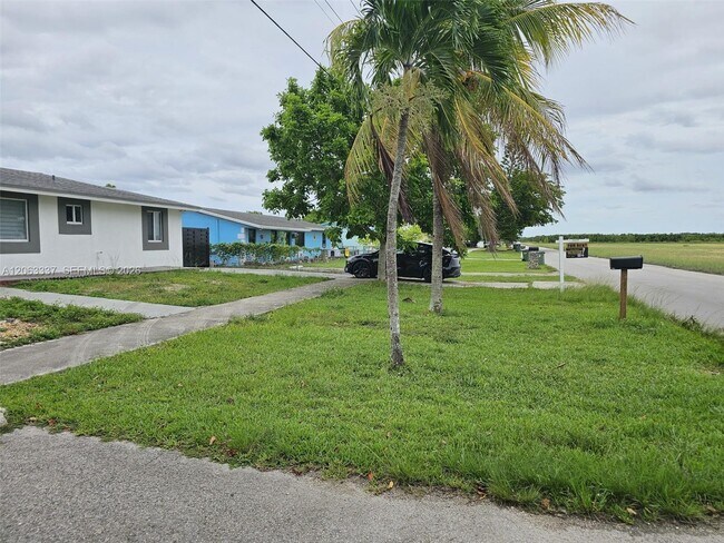 Building Photo - 75 SW 18th Ave