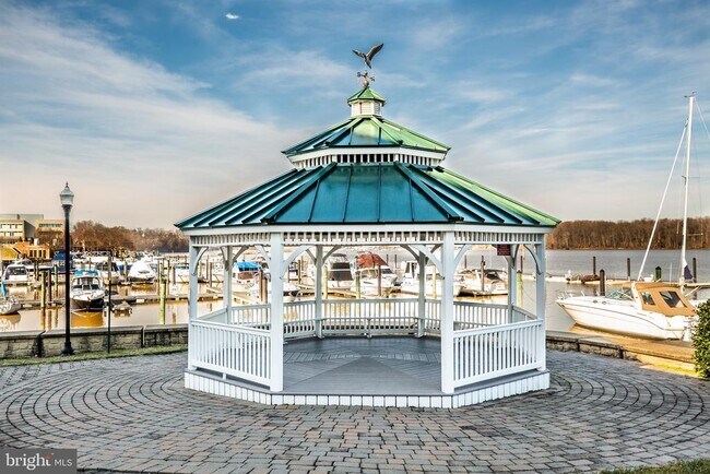 Building Photo - 568 Marina Landing Ln