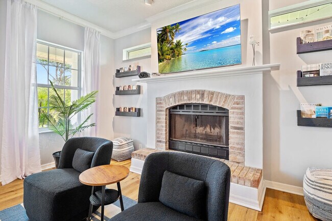 Building Photo - 4 Susan Pl