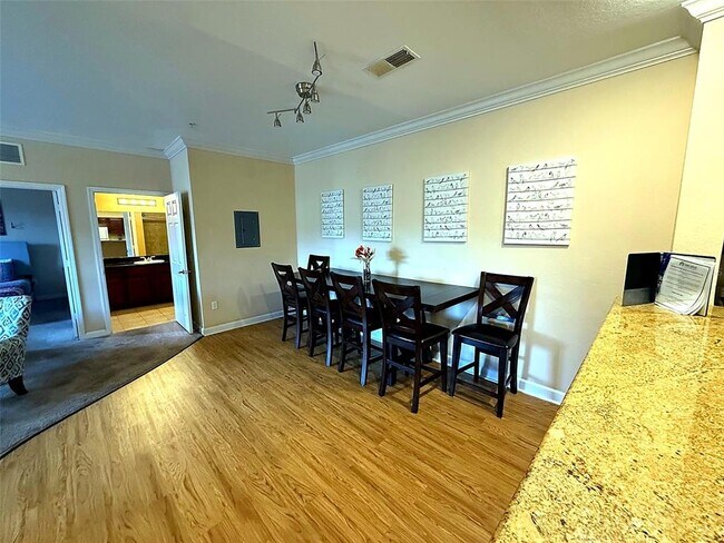 Building Photo - 1370 Tuscan Terrace