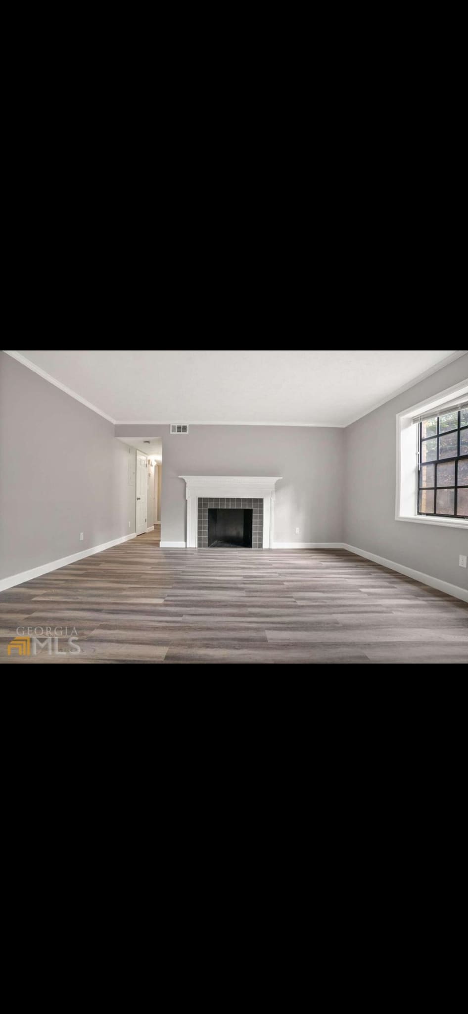 Building Photo - 325 Winding River Dr