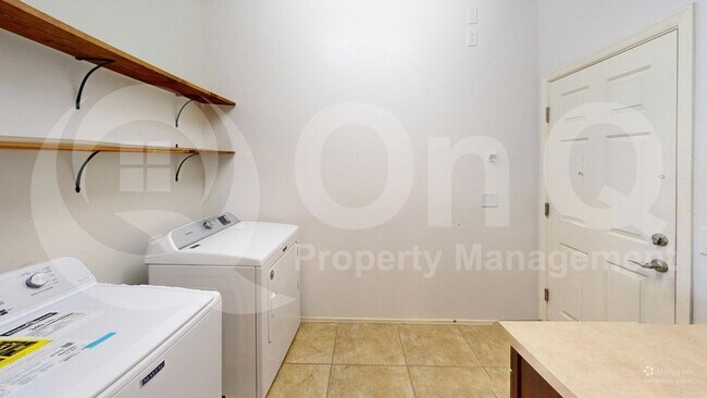 Building Photo - 7991 S Dolphin Way