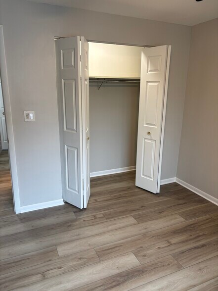 Building Photo - 509 Dempster St
