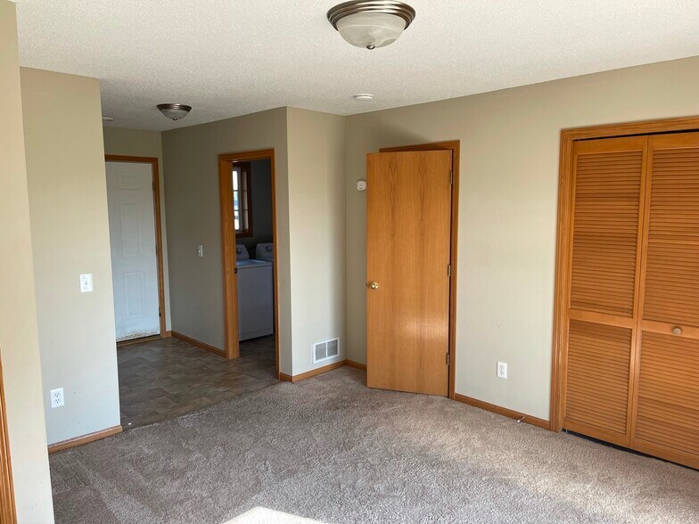 Building Photo - 2015 Brittany Ct