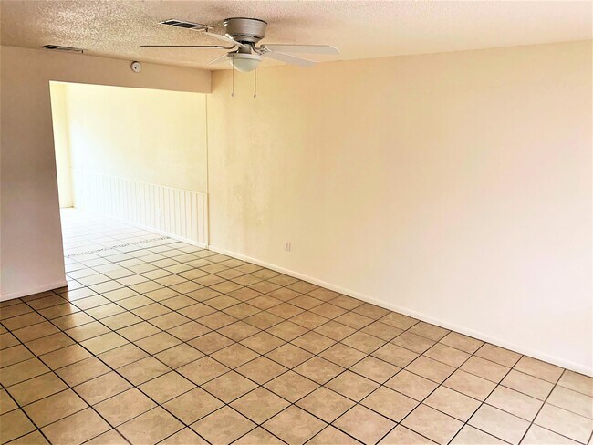 Building Photo - 3409 Victoria Cir