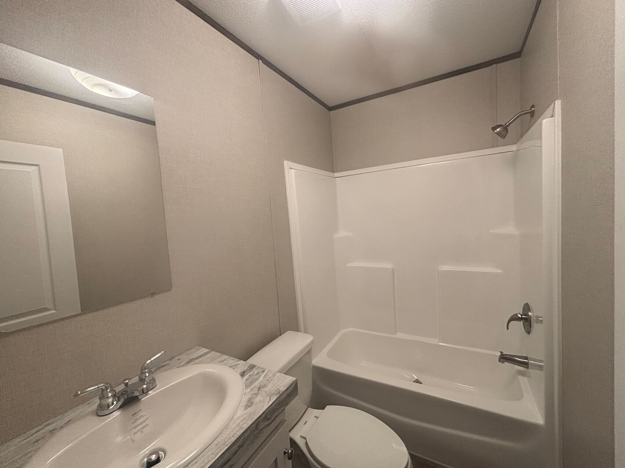 Building Photo - 203 Linda St