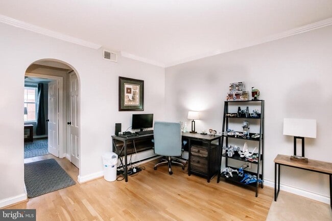 Building Photo - 26 S Old Glebe Rd