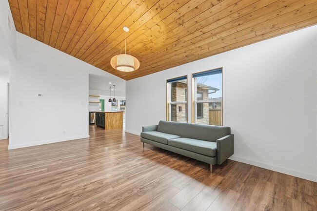 Building Photo - 2903 Pecan Cir