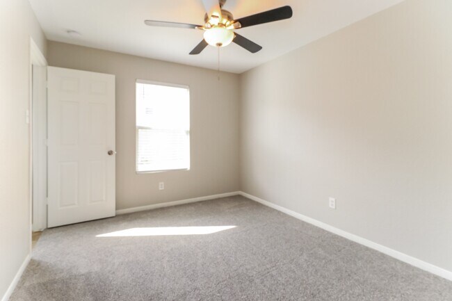 Building Photo - 11023 Vanilla Cir