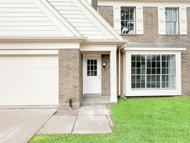 Building Photo - 20603 Apache Lake Dr