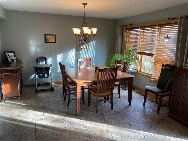 Building Photo - Beautiful Estate in South Fort Collins