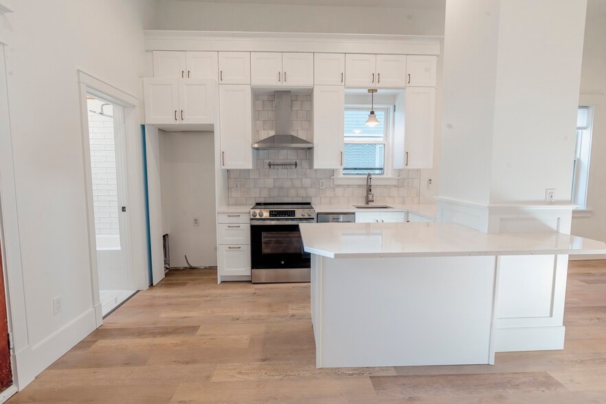 Kitchen - 167 N Union St