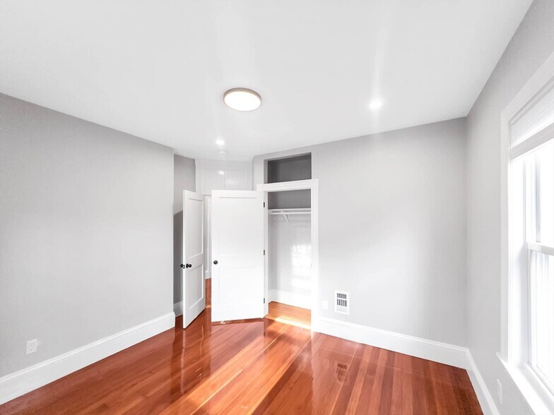 Building Photo - 16 Arcola St