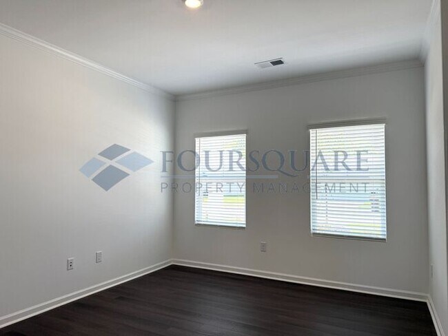 Building Photo - Spacious 4-Bed Home with Flex Room, Loft, Screened Porch & 2-Car Garage – Convenient to Angier an...