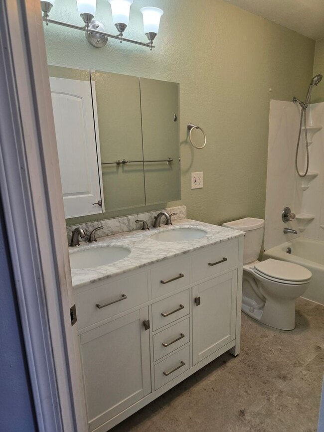 Building Photo - 3 bed 1 bath  Home for Rent in Grants Pass