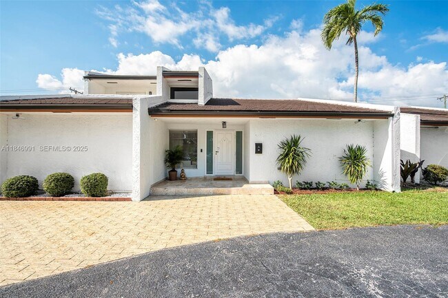 Building Photo - 5901 SW 56th Terrace