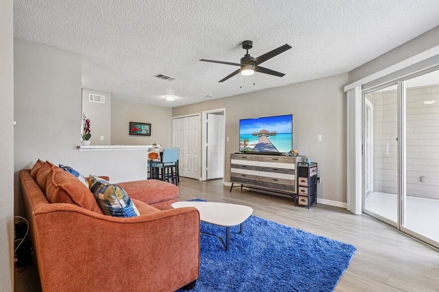 Living Area - Laguna Place Apartments