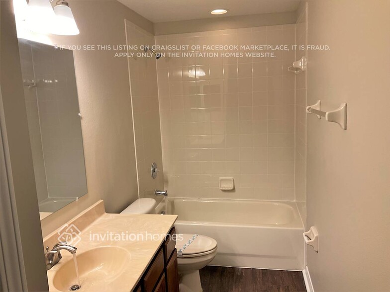 Building Photo - 26811 Shoregrass Dr