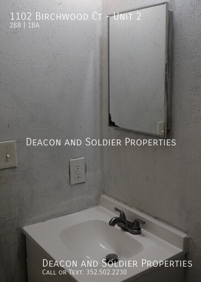 Building Photo - 1102 Birchwood Ct