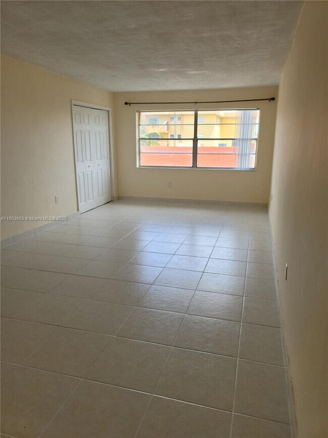 Building Photo - 495 NW 72nd Ave