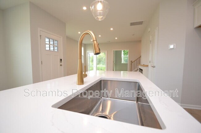 Building Photo - 1226 Bessie Ct