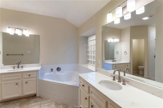 Building Photo - 4709 Shoal Creek Dr