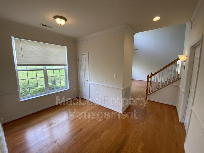 Building Photo - 1012 Maureen Dr