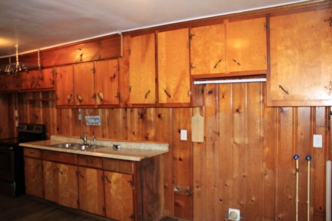 Building Photo - 3 Bedroom 1 Bath Downtown Augusta